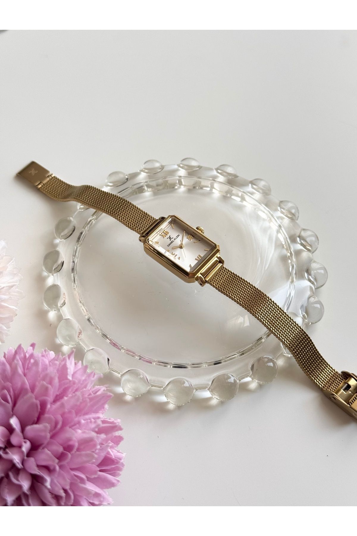 Daniel Klein Gold Renk Hasır Kordon Kadın Kol Saati