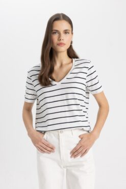 DeFacto Relax Fit V Yaka Çizgili Kısa Kollu Tişört C7588ax24sm