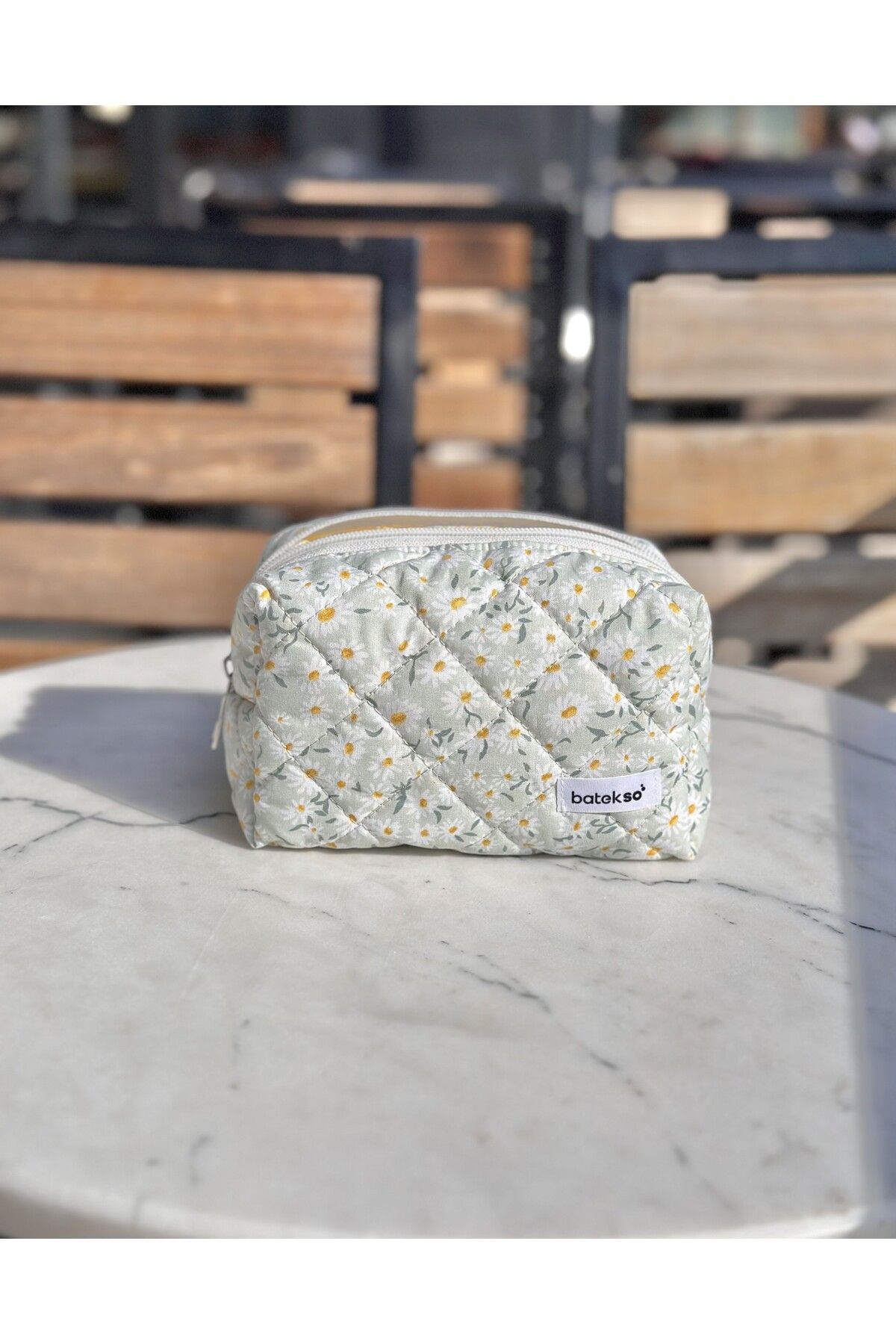 Butiksi Beyaz Papatya Desenli Makyaj Çantası - Orta Boy - Görsel 2