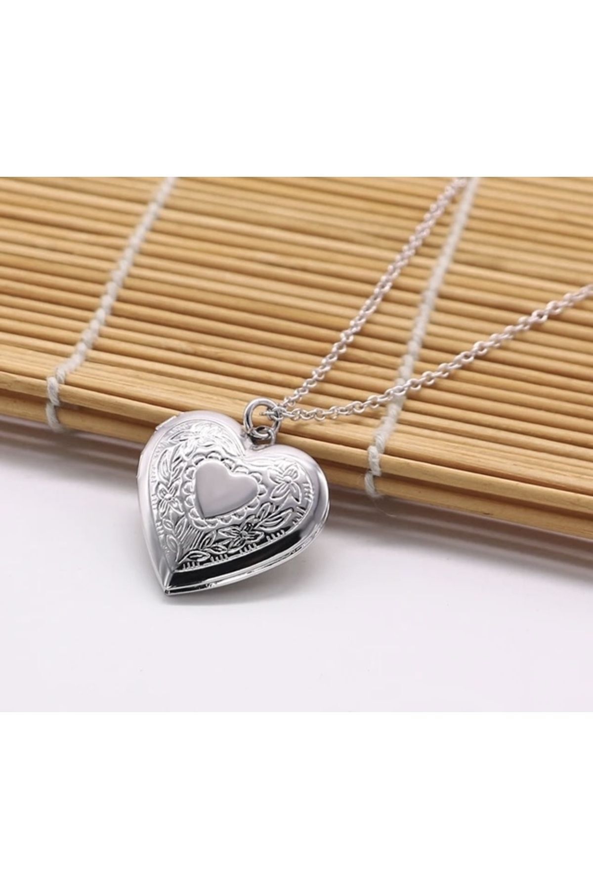 Gilai İstanbul Kişiselleştirilebilir Kalpli İçi Açılan Madalyon Anı Kolyesi - Görsel 2