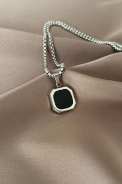 laria jewelry Kare Siyah Doğal Taşlı Madalyon Kolye
