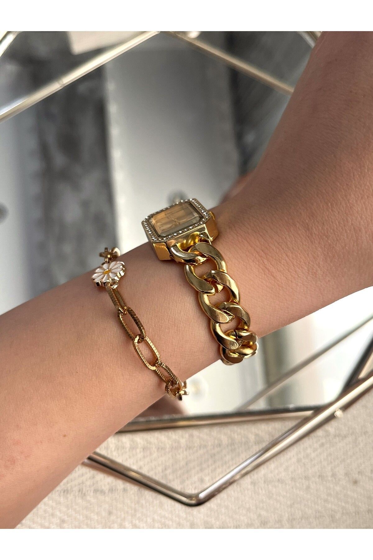 CLUPPOLOON Kadın Kol Saati Kare Zincirli Model - Görsel 2