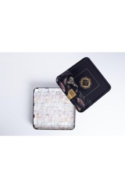 MEŞHUR SAFRANBOLU LOKUMCUSU Siyah Metal Kutu Karışık Aromalı Lokum 1 kg.