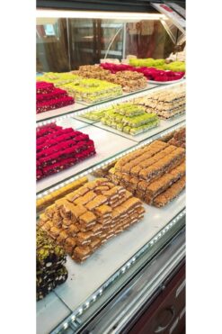 HACI BAYRAM TURKİSH DELİGHTS Fıstıklı Baklava Lokum Çeşitleri 500 gr