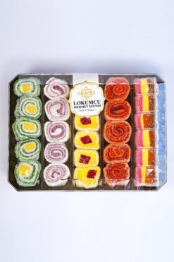 LOKUMCU MEHMET EFENDİ Tatlı bir hikaye 1000 Gr Şeffaf Paketli Meyve Aromalı Lokum 1 Kg