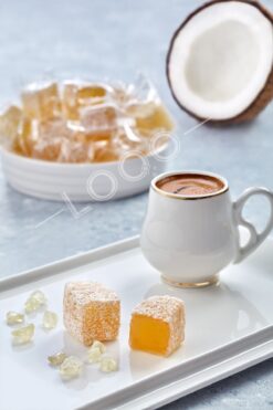 LOQO Doğal Damla Sakızı Aromalı Hindistan Cevizi Kaplı Lokum 1 Kg (TEK TEK PAKETLİ) 1004