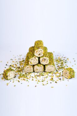 LOKUMCU MEHMET EFENDİ Tatlı bir hikaye Pirinç Antep Fıstıklı Vanilyalı Tahinli Sarma Lokum 1 Kg