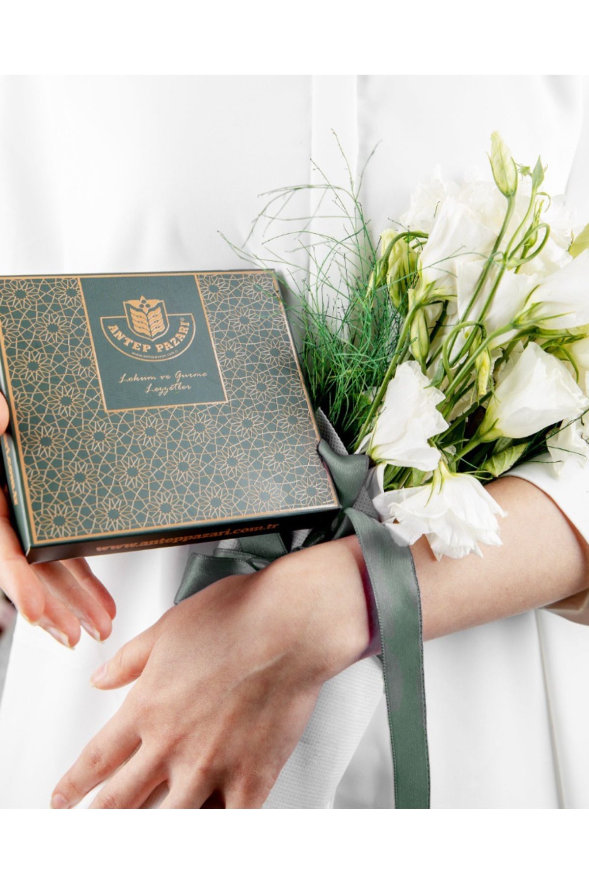 Antep Pazarı Lokum-Kara Dut Özlü Antep Fıstıklı Fitil Lokum-350 gr - Görsel 2