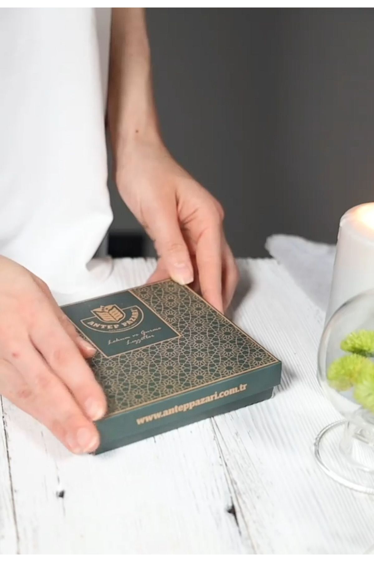 Antep Pazarı Lokum-Kara Dut Özlü Antep Fıstıklı Fitil Lokum-350 gr - Görsel 3