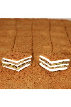 Lokum Atölyesi Sultan Baklava Şekilli Lotuslu Antep Fıstıklı Lokum 500g