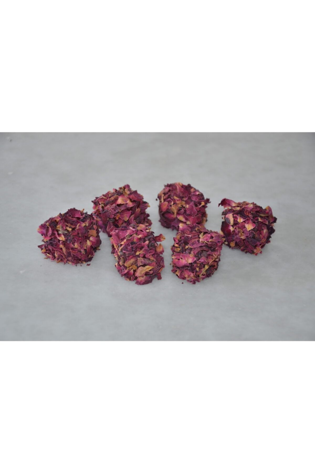 Şekerci Caferzade Gül Yapraklı Güllü Lokum 500 gr - Görsel 2