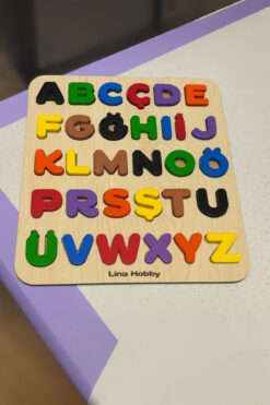 lina hobby Alfabe Harf Puzzle - Ahşap Tabanlı ve PLA Harflerden Eğitici Oyuncak (21x25cm)