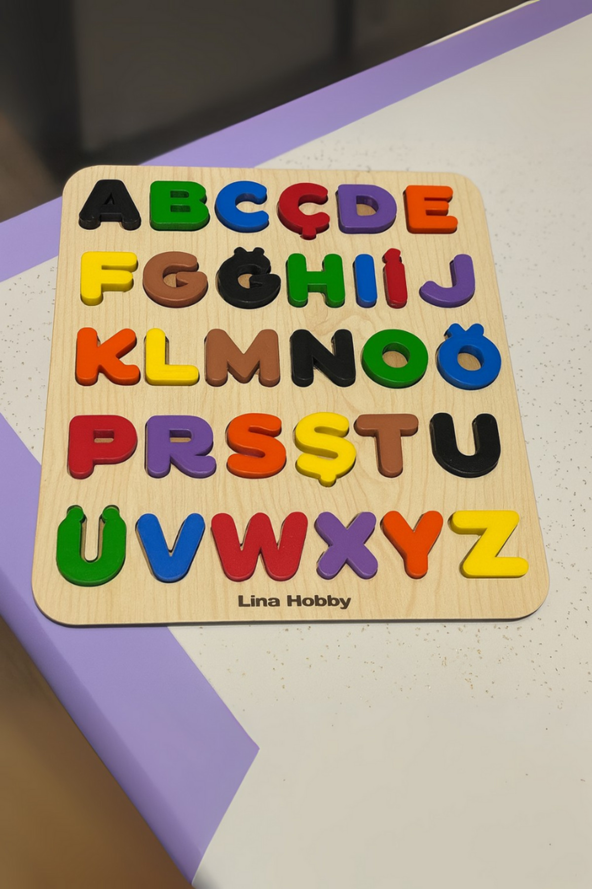 lina hobby Alfabe Harf Puzzle - Ahşap Tabanlı ve PLA Harflerden Eğitici Oyuncak (21x25cm)