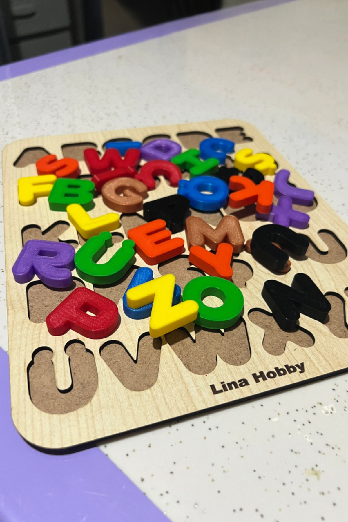 lina hobby Alfabe Harf Puzzle - Ahşap Tabanlı ve PLA Harflerden Eğitici Oyuncak (21x25cm) - Görsel 2