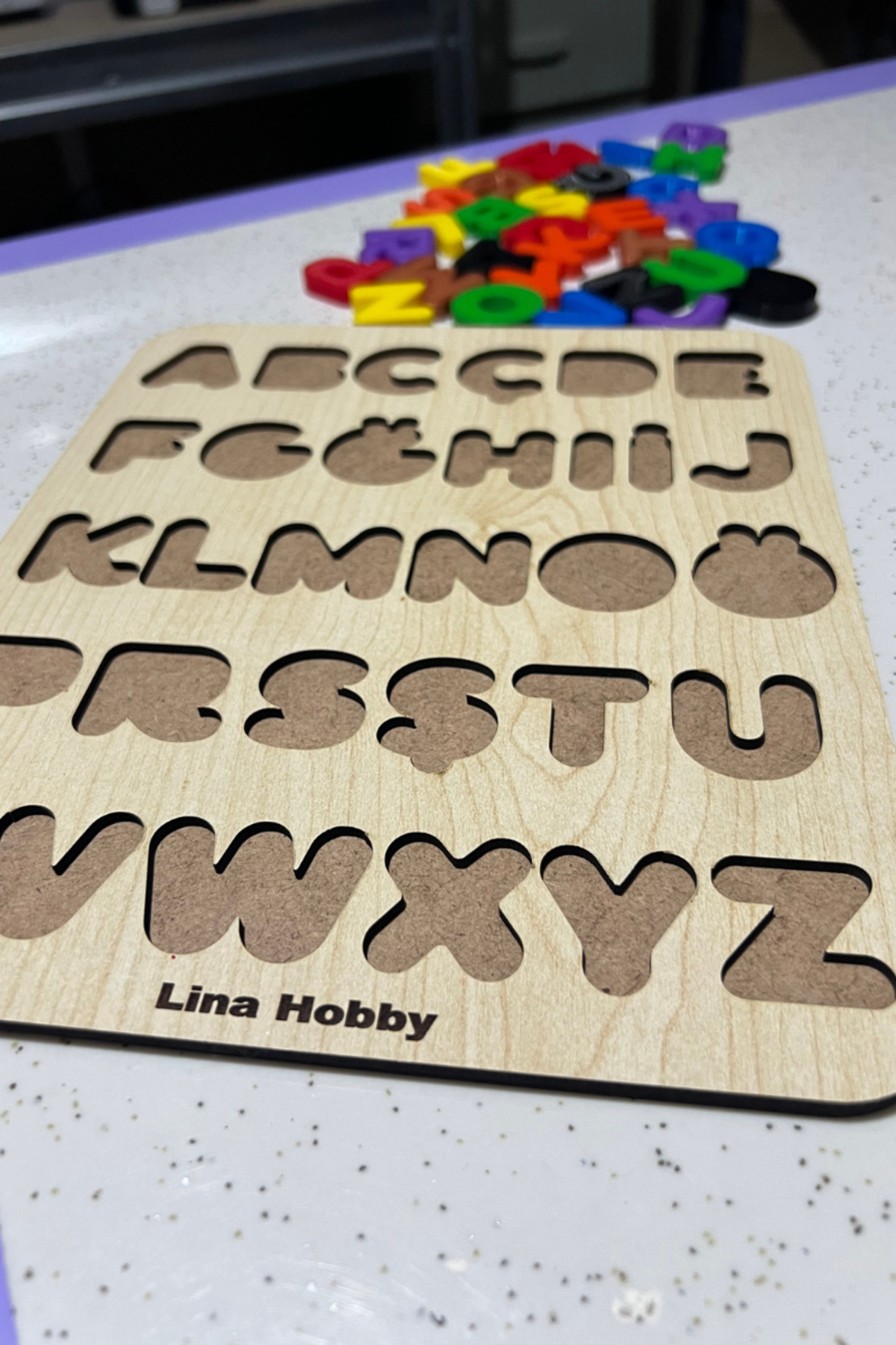 lina hobby Alfabe Harf Puzzle - Ahşap Tabanlı ve PLA Harflerden Eğitici Oyuncak (21x25cm) - Görsel 3