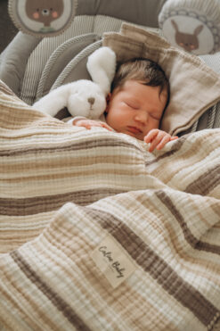 Caline Baby 4 Kat Müslin Battaniye Çizgili Çoban Dikişli 110*110cm - Bej