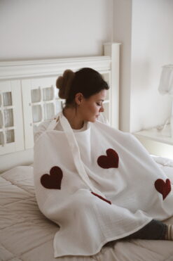 dery baby TAŞIMAK SİHİRDİR DERY BABY DÖRT KAT MÜSLİN TEDDY KIRMIZI KALP EMZİRME ÖNLÜĞÜ