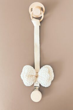 Bond and Bestie Bebek Emzik Askısı / Emzik Askılığı - Kelebek Desenli, Krem Renk, Klipsli