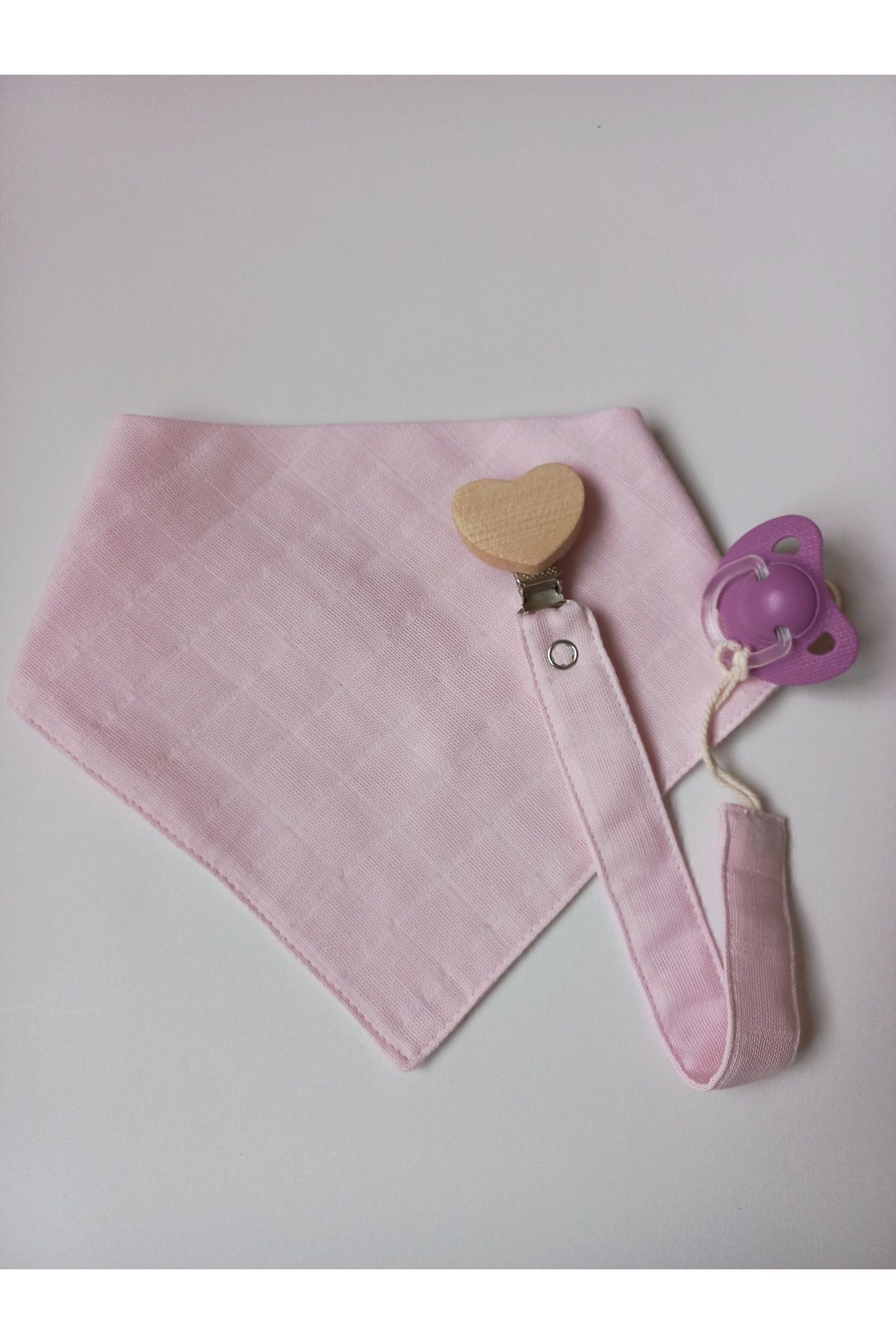 sbbaby Müslin Kız Bebek Mama Önlük Kalp Ahşap Klipsli Emzik Askısı 3 Lü Set - Görsel 2