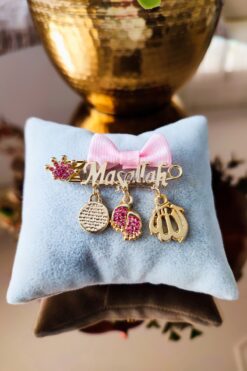 Sahi Aksesuar Pembe Puantiyeli Fiyonk Maşallah Yazılı Bebek Yaka Iğnesi - TYBEZYI1728