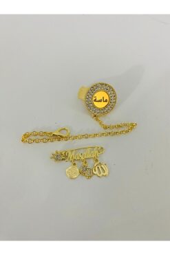 LİFİİ KİŞİYE ÖZEL TASARIMLI ARAPÇA İSİMLİ-EMZİK ZİNCİRİ ASKISI-MAŞALLAH BEBEK YAKA İĞNESİ-YENİ DOĞAN-ÇOCUK