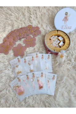 Sevdalı işler Yenidoğan Bebek Hediyelik Set 20 Adet Anahtarlık-14 Parça Anı Diski-Çikolata Kutusu içinde 70 Madlen