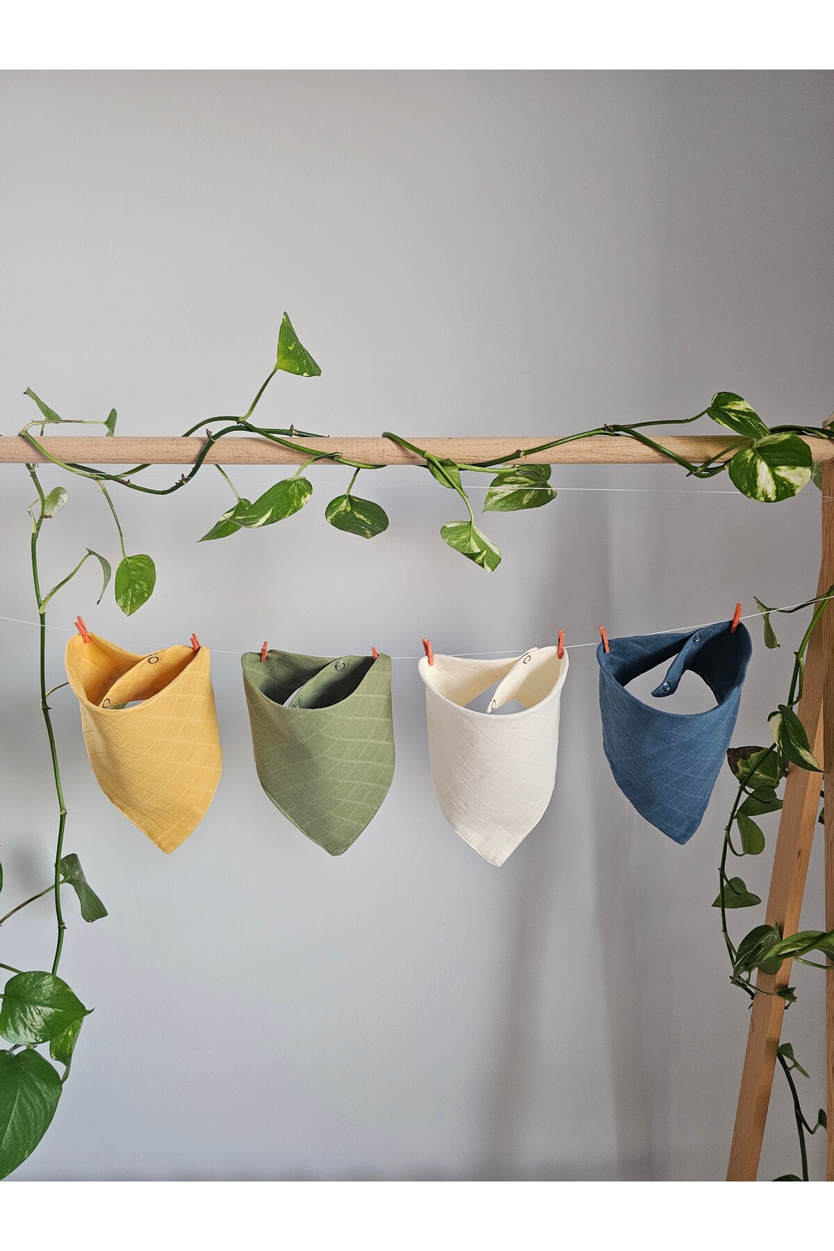 3Baby 4 Adet %100 Organik Pamuk Çift Katlı Iki Çıtçıtlı Müslin Bebek Fular & Salya Önlük - Görsel 3