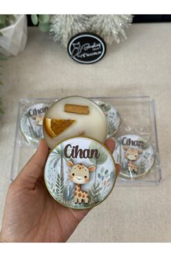 Baykuş Craft Mimarlık Kabartmalı 3 Boyutlu İsimli Yeni doğan Bebek Mevlid Hediyelik Mum-Safari Zürafa-Toplam 10 Adet