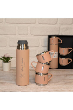 ÇARŞI HANEM ÇELİK TERMOS 3 BARDAKLI VAKUMLU VE YALITIMLI KİŞİYE ÖZEL ÜZERİNE İSTEDİĞİNİZ YAZI İSİM YAZILIR