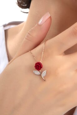Gümüş Vadisi Kadın Orjinal 925 Ayar Gümüş Zirkon Taşlı Kırmızı Taşlı Gül Model Kolye