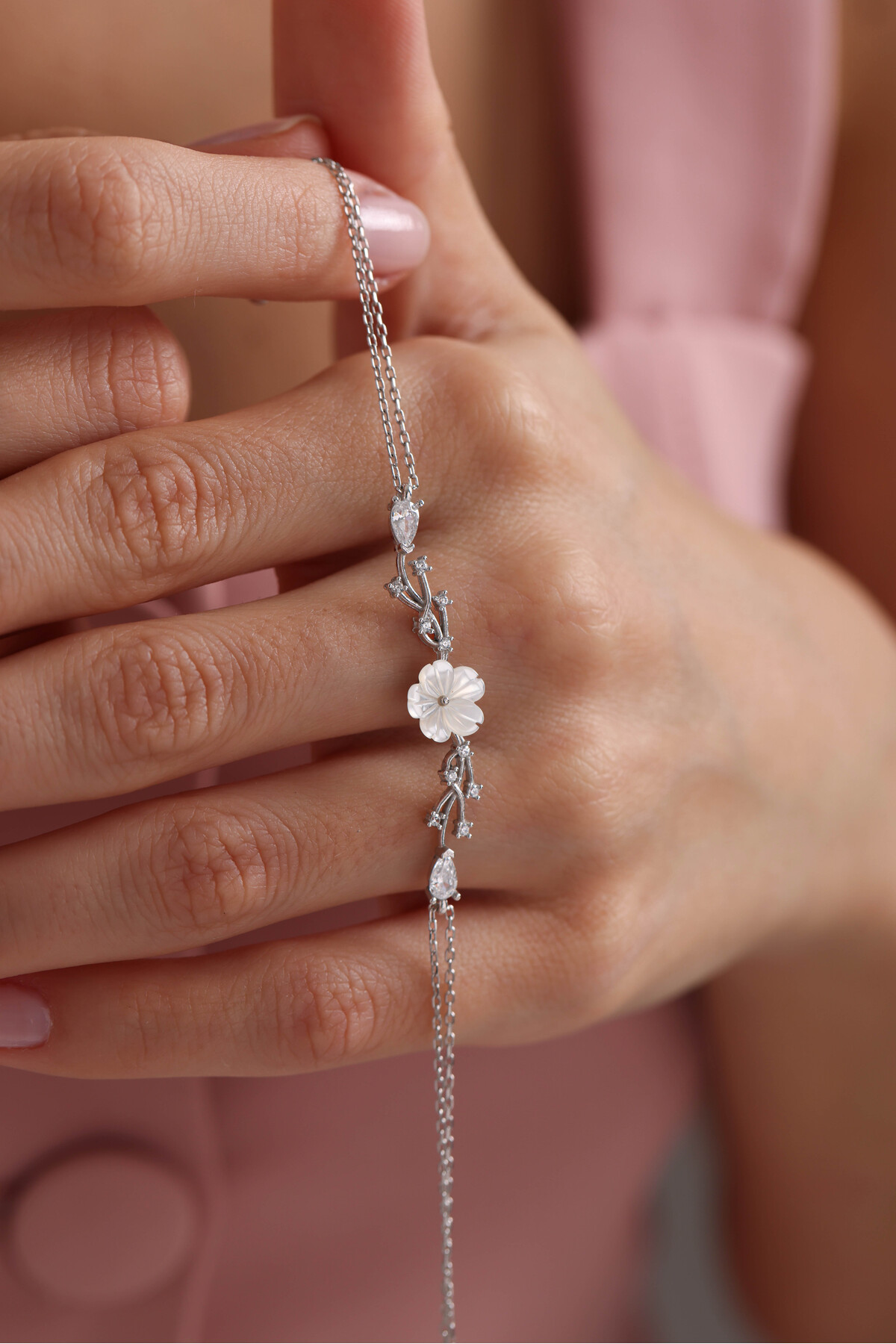 Nereze 925 Ayar Gümüş Rodyum Kaplama Bahar Işıltılı Manolya Çiçeği Bileklik - Görsel 3