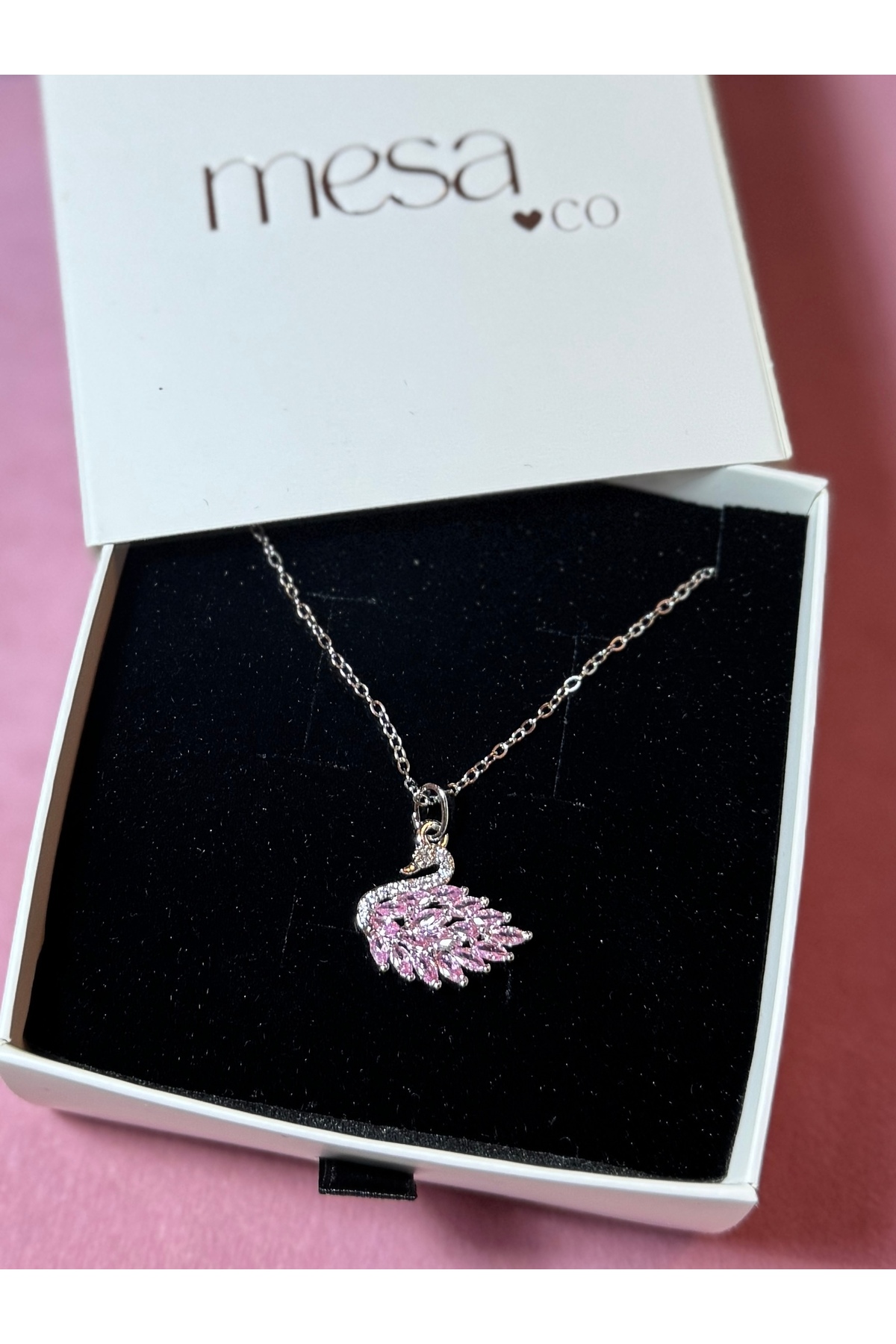 mesaco Pembe Zirkon Taşlı Kuğu Model Çelik Kolye