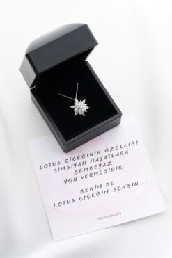 Silvano Jewelry 925 Ayar Gümüş Işıklı Kutuda Buzlu Lotus Çiçeği Kolye