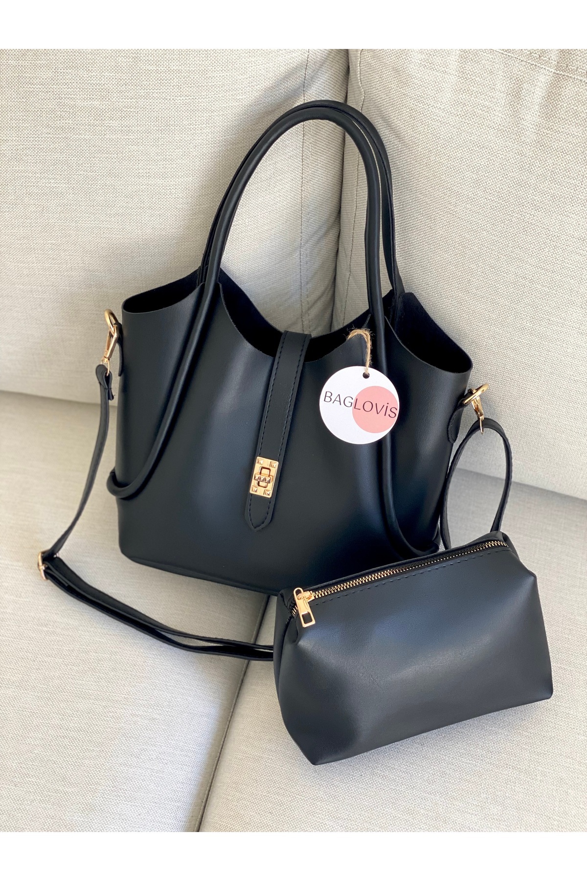 BAGLOVİS YAVRU ÇANTA EKSTRALI ÖNÜ KİLİT DETAYLI SİYAH KADIN OMUZ ÇANTASI