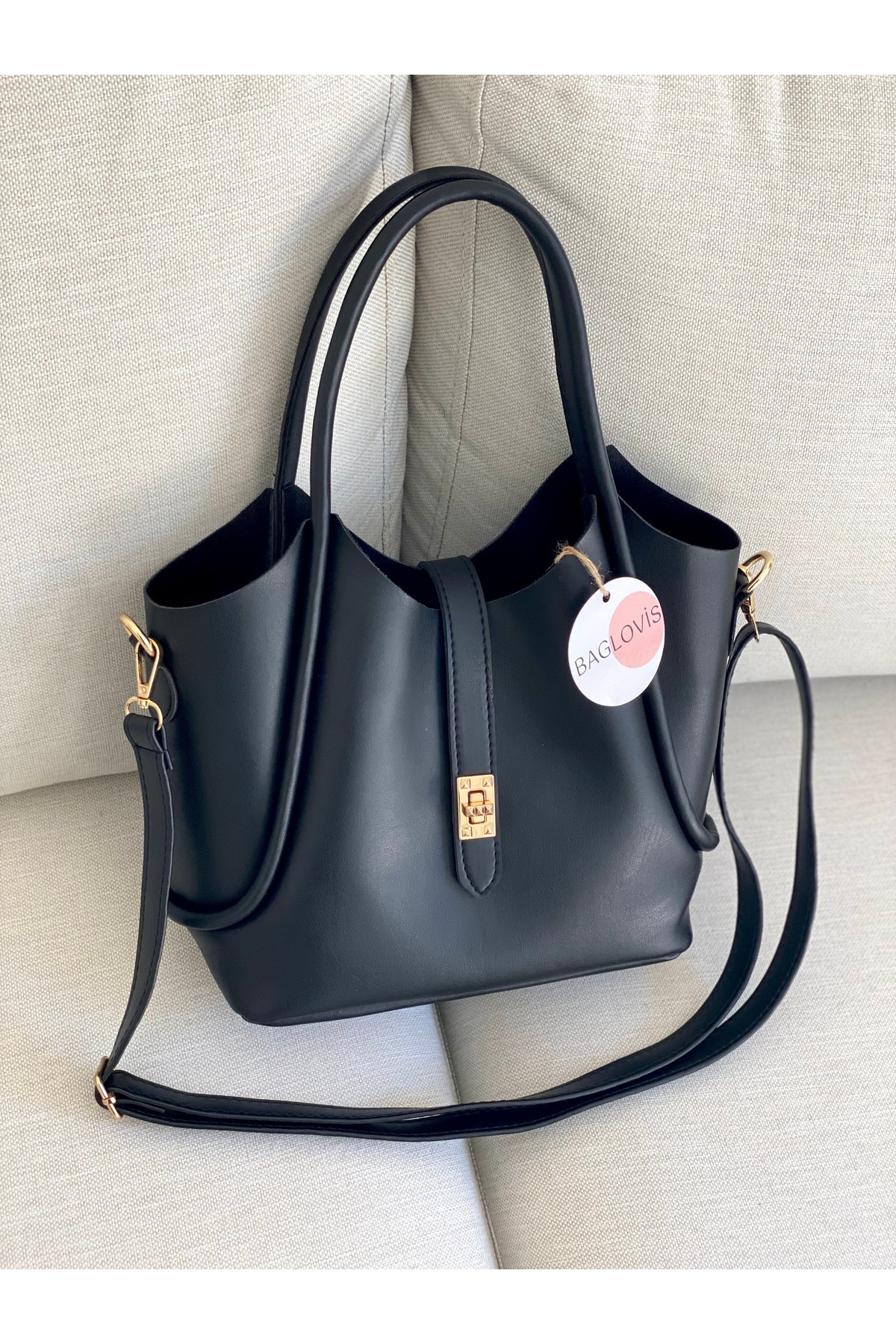 BAGLOVİS YAVRU ÇANTA EKSTRALI ÖNÜ KİLİT DETAYLI SİYAH KADIN OMUZ ÇANTASI - Görsel 2