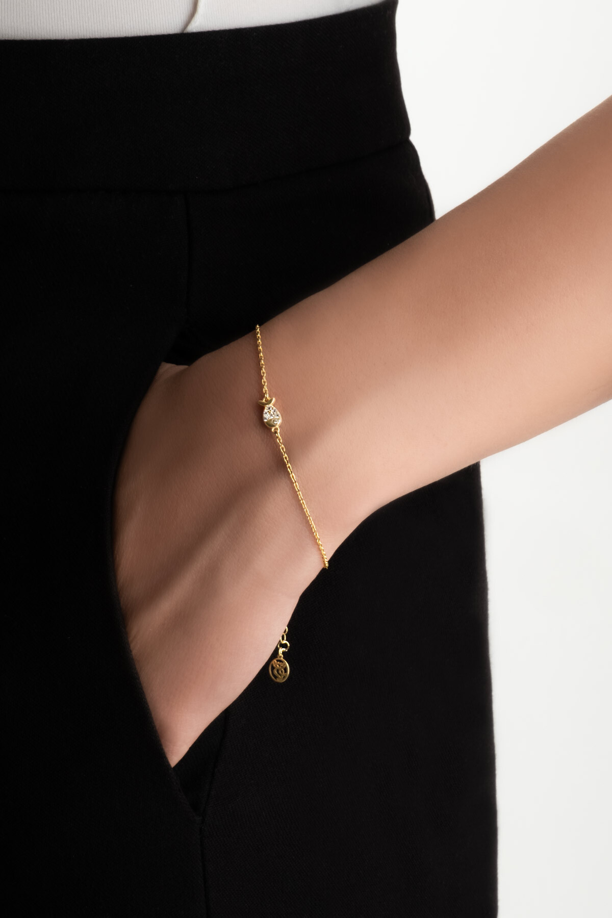 So CHIC... Little Fish 18 Ayar Sarı Altın Kaplama 19 Cm Gümüş Bileklik - Görsel 2