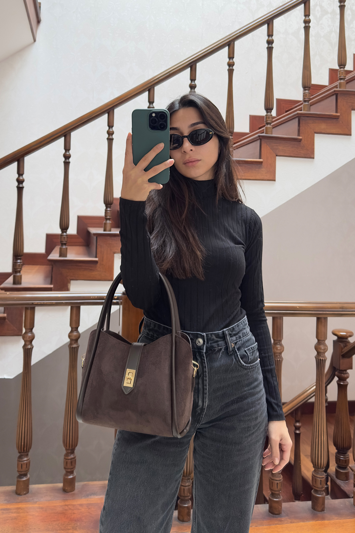 NOTHING Kadın Süet Kahve Kilit Detaylı Üç Bölmeli Çıkarılabilir Makyaj Çantalı El Ve Omuz Çantası Lemina - Görsel 2