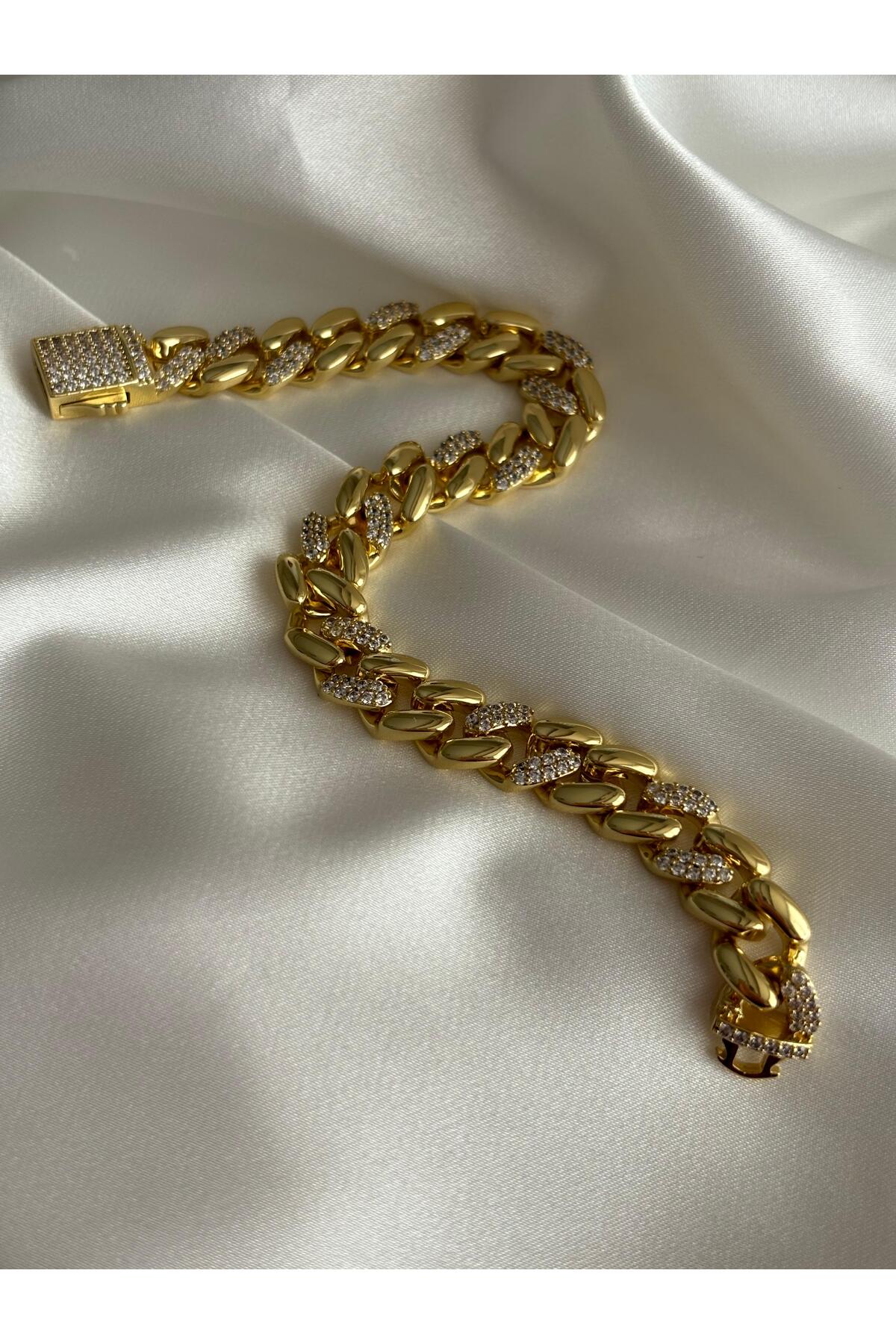 shop 14 Ayar Altın Kaplama Paslanmaz Çelik Gold Renk Vıp Model Zirkon Taşlı Gurmet Kadın Bileklik - Görsel 3