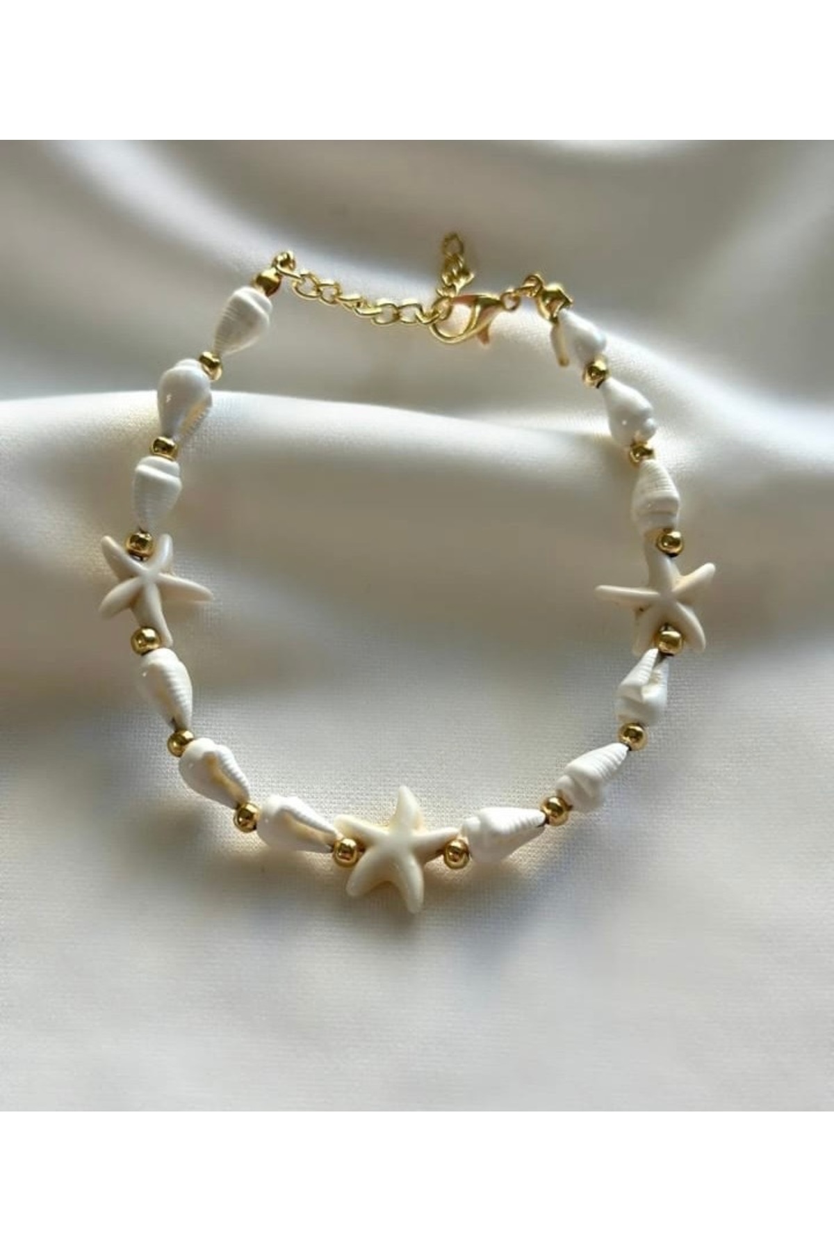 monalisatoka Kadın Deniz Kabuğu Yıldızlı Gold Boncuk Detaylı Bileklik