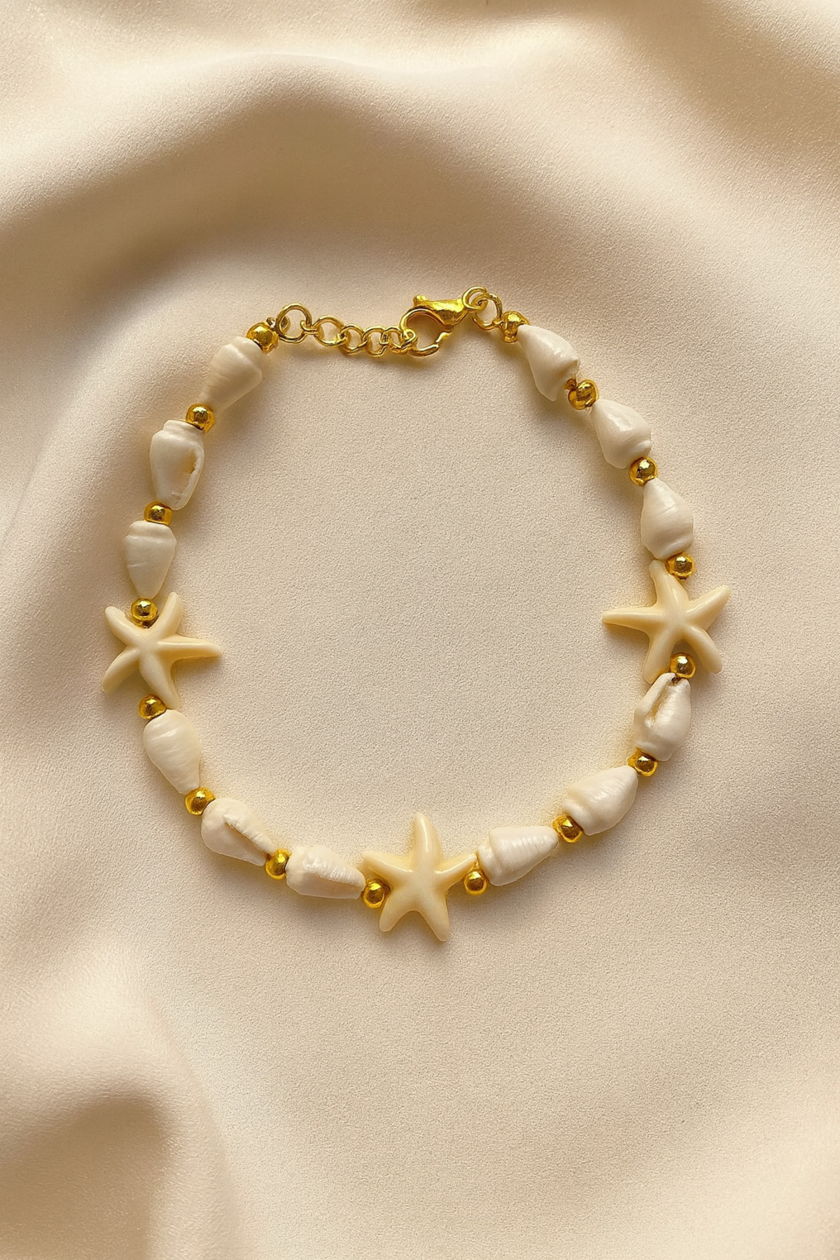 monalisatoka Kadın Deniz Kabuğu Yıldızlı Gold Boncuk Detaylı Bileklik - Görsel 2