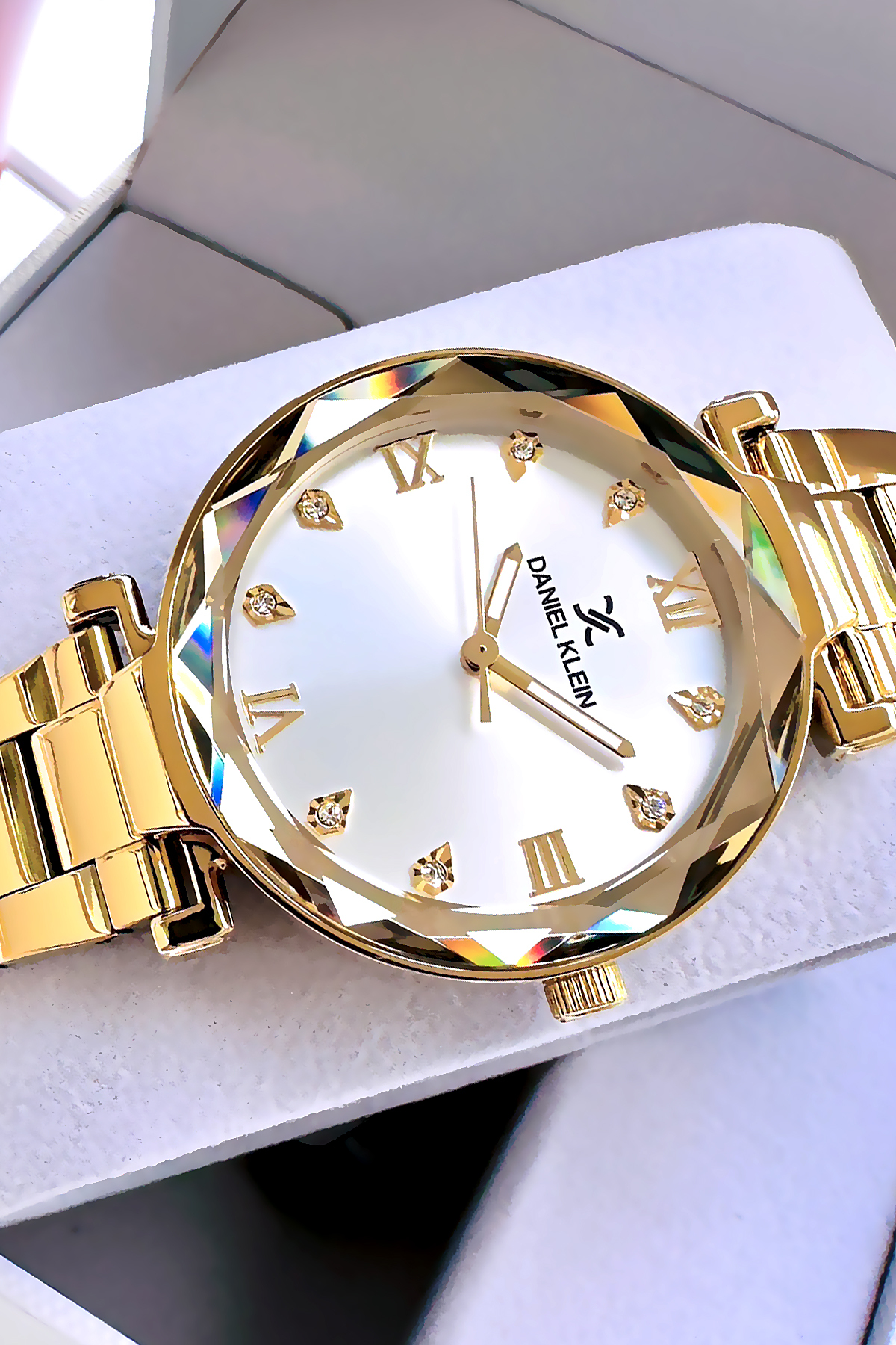 Daniel Klein Orijinal Kadın Kol Saati, Kesme Cam Su Geçirmez Gold Gümüş Çelik Kordon - Bileklik Hediye DKBY2050C4