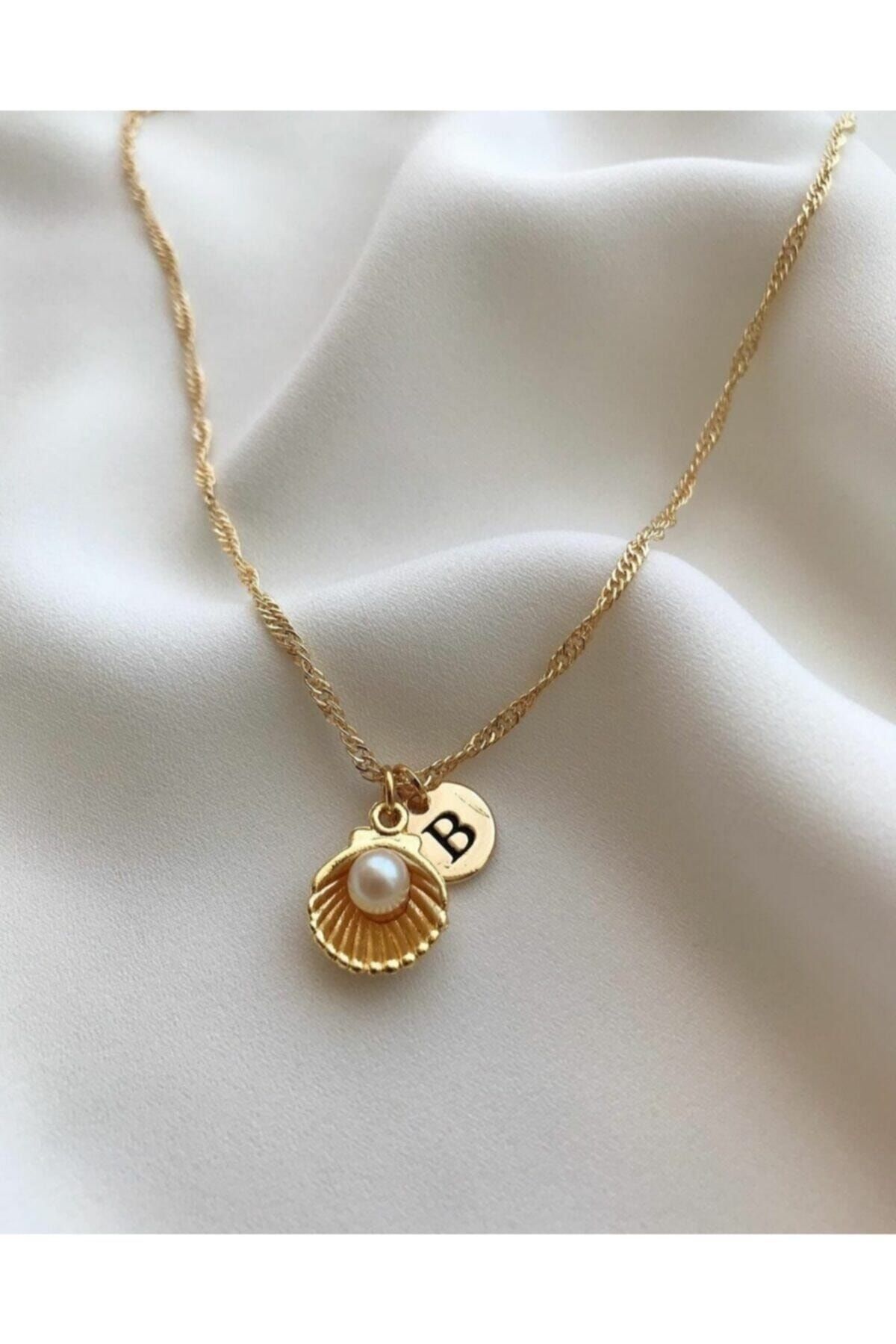 Asia Chic B Harfli İnci İstiridyeli Kolye