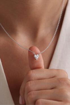 Nereze 925 Ayar Gümüş Rodyum Kaplama Minimal Beyaz Taşlı Kalp Kolye