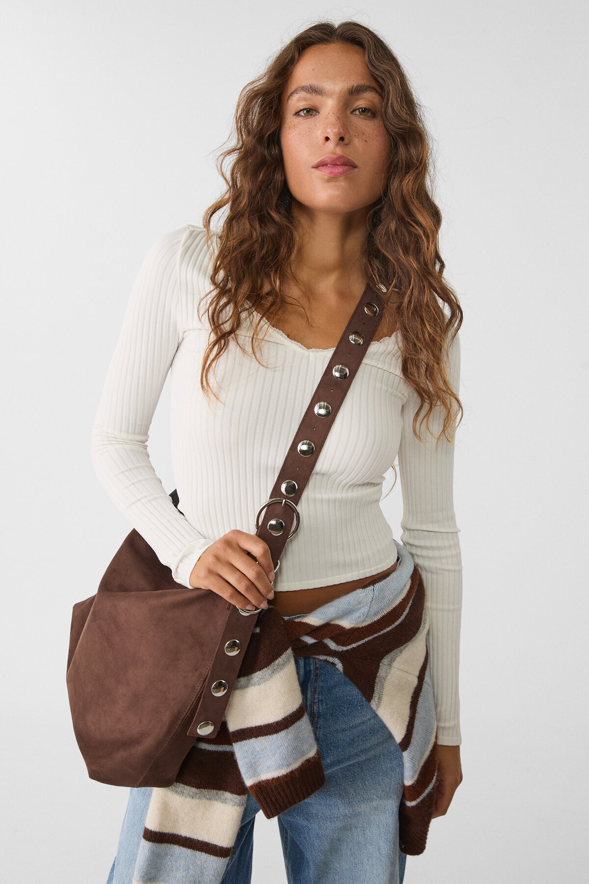 Stradivarius Askı detaylı suni süet kese çanta