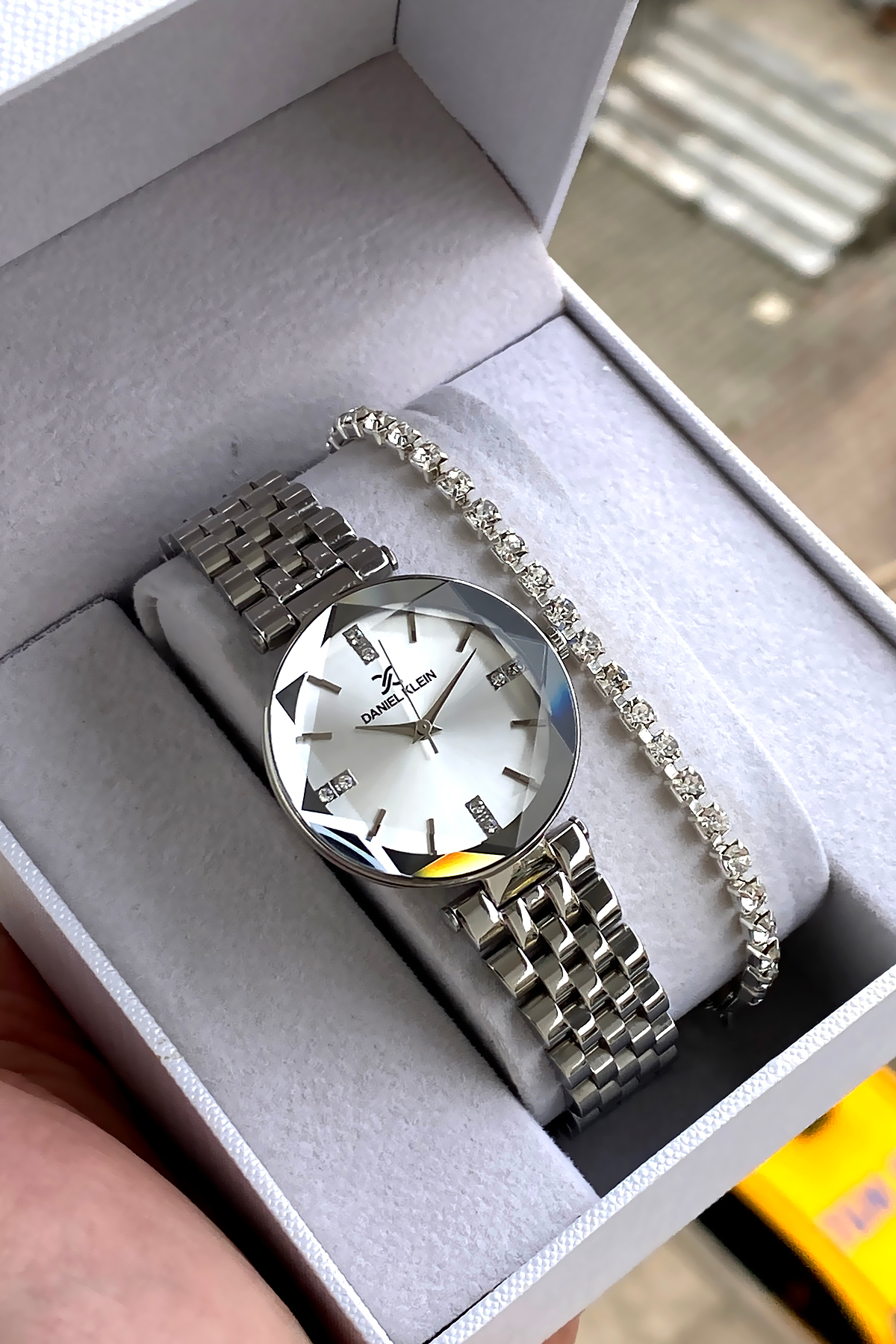 Daniel Klein %100 Orijinal Gümüş Renk Paslanmaz Çelik Kordon Su Geçirmez Kadın Kol Saati Bileklik Hediyeli - Görsel 2