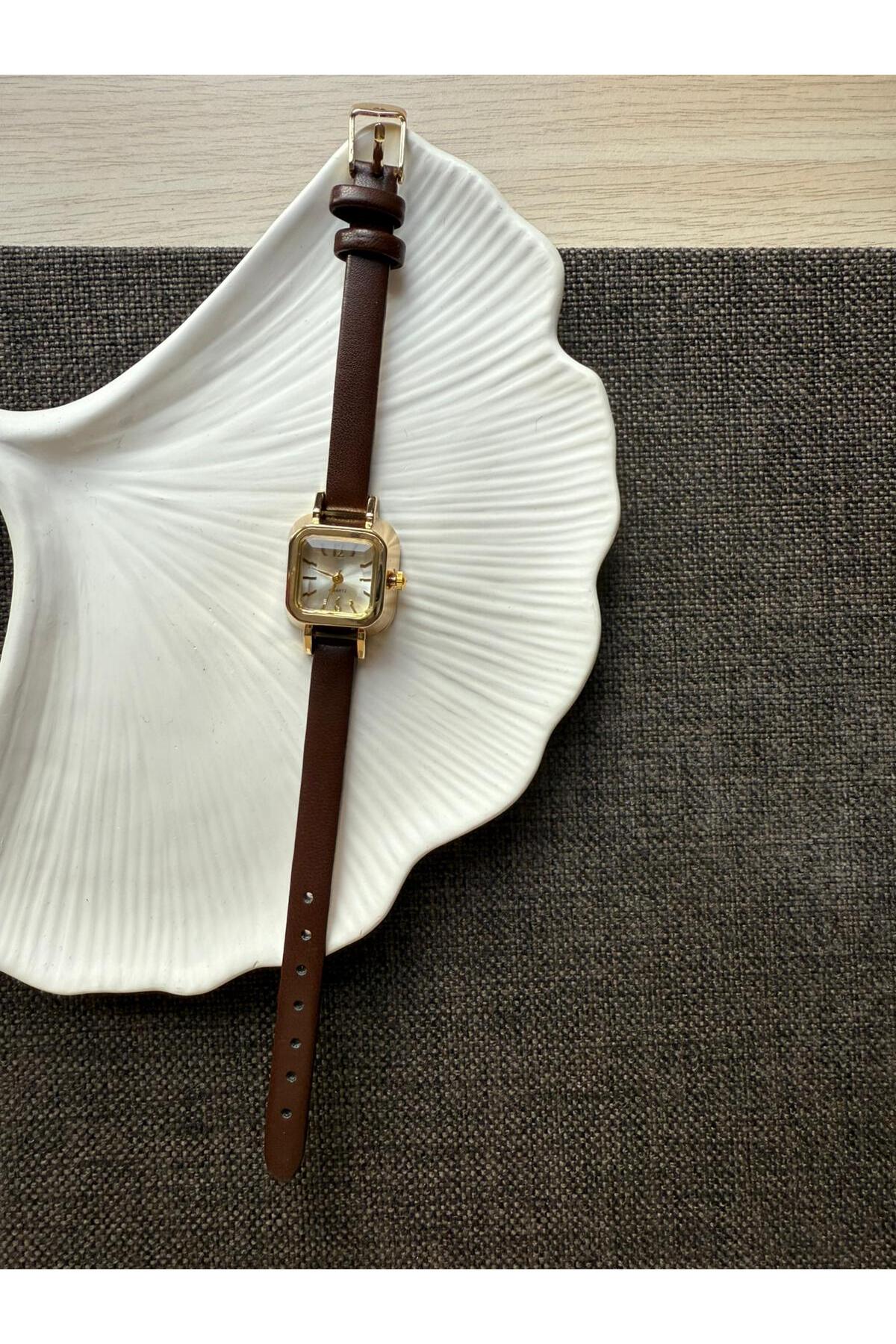 rubsey Retro Minimal Deri Kordon Vintage Kadın Kol Saati Minik İçi Sarı - Görsel 2