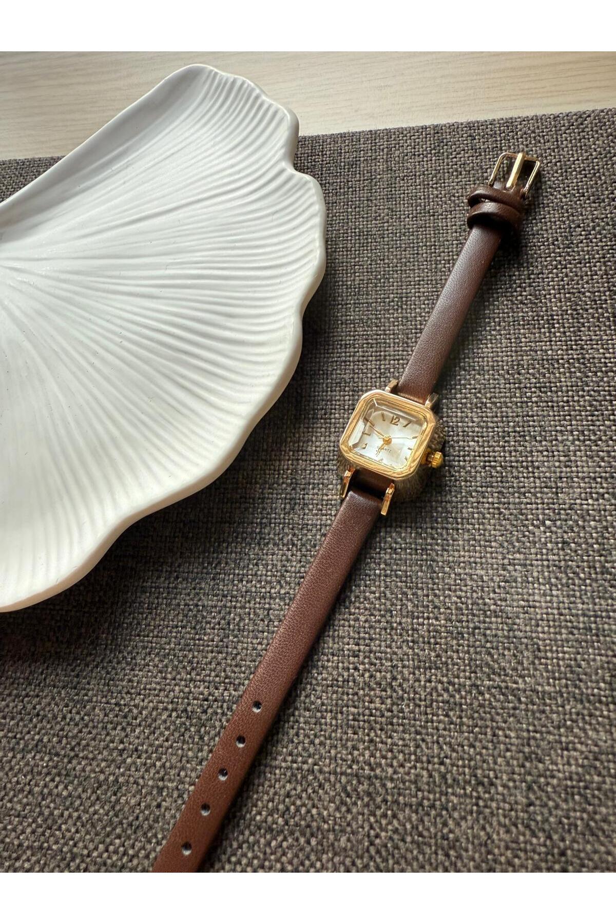rubsey Retro Minimal Deri Kordon Vintage Kadın Kol Saati Minik İçi Sarı - Görsel 3