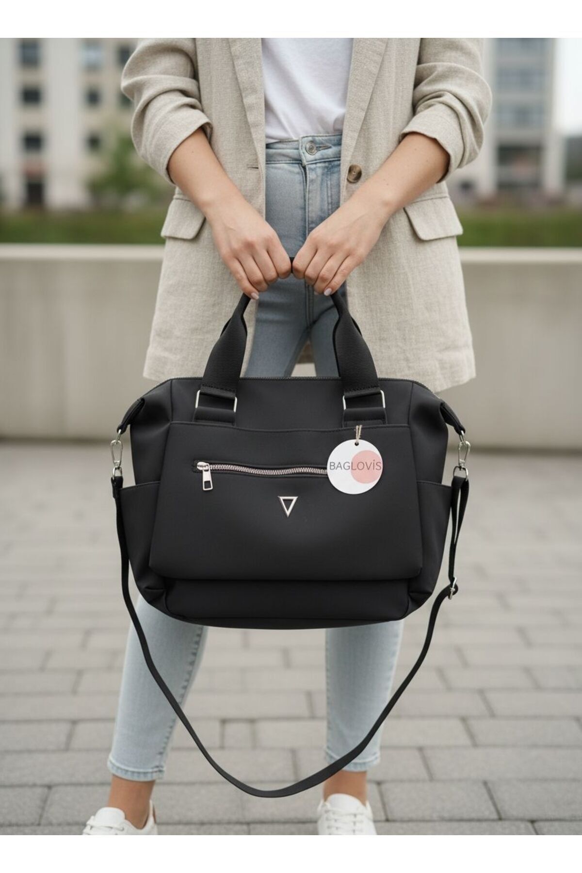 BAGLOVİS Ön ve Yan Cepli Astarlı Fermuarlı Siyah Kadın Suni Deri Omuz Çantası EN35 BOY27 - Görsel 2