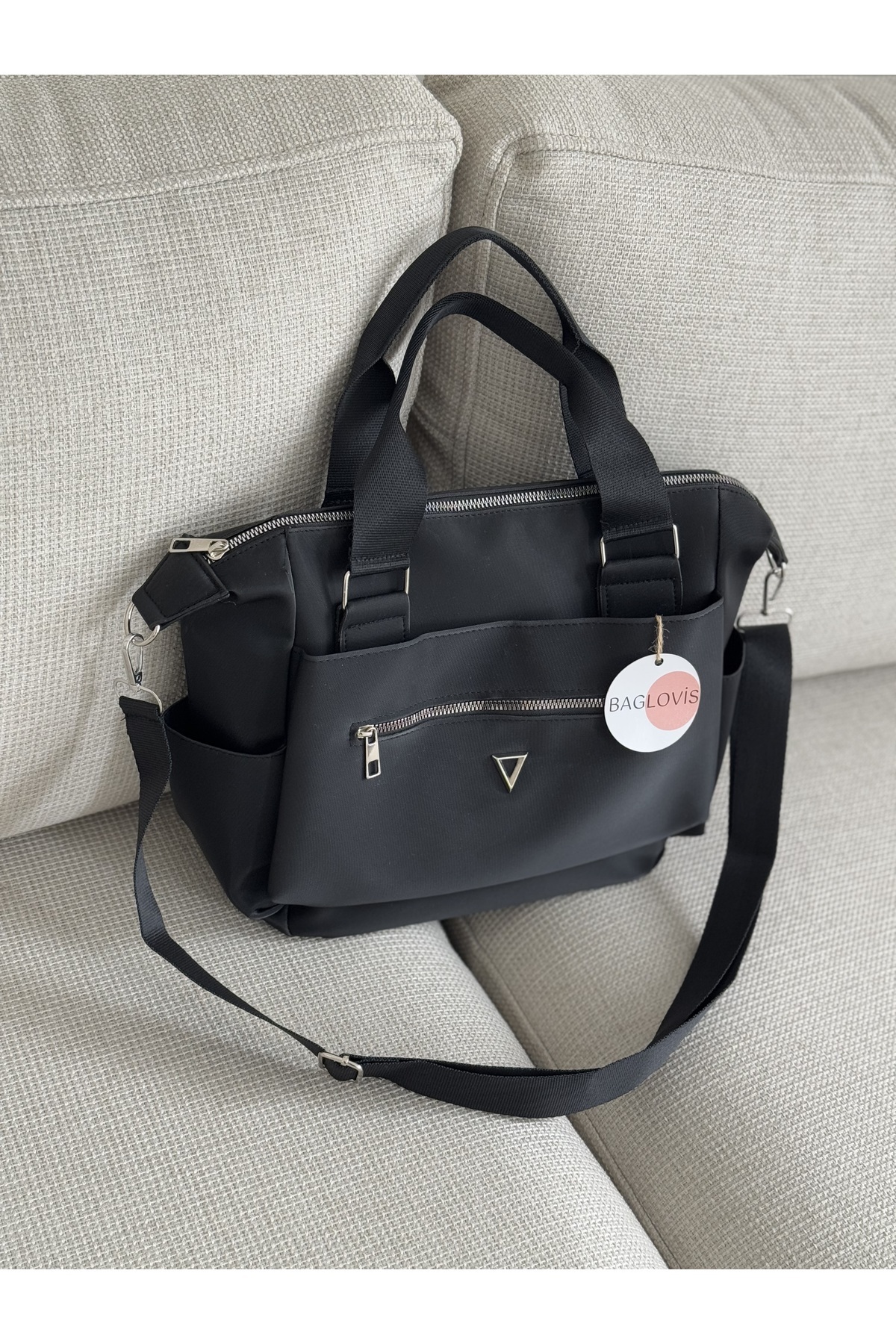 BAGLOVİS Ön ve Yan Cepli Astarlı Fermuarlı Siyah Kadın Suni Deri Omuz Çantası EN35 BOY27 - Görsel 3