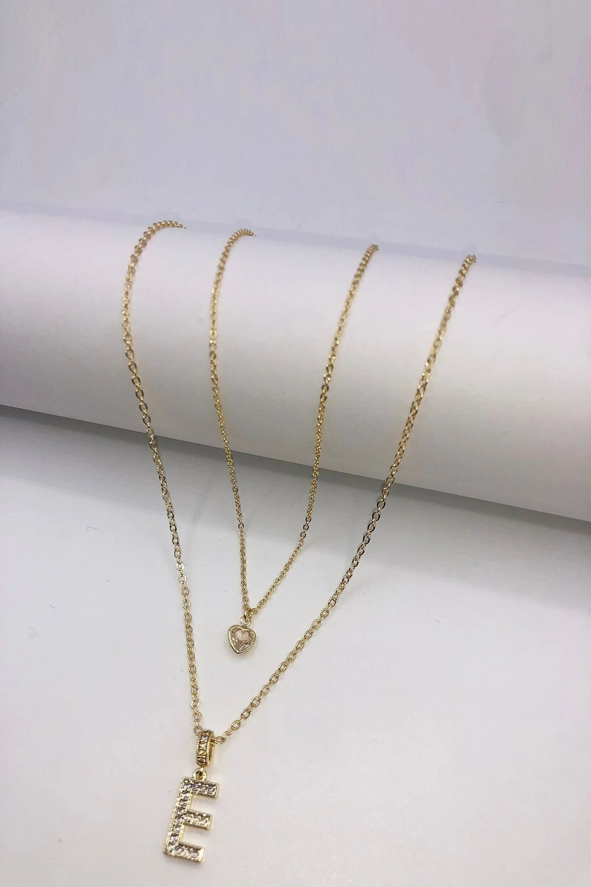 Luxe Loom Zarafetin Işıltısı Kadın Paslanmaz Çelik Gold Renk Zirkon Taşlı Küçük Kalpli E Harfli Çift Katman Kolye - Görsel 2